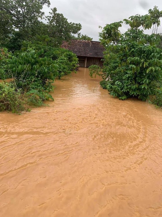 Tìm thấy người đàn ông bị lũ cuốn ở Đồng Nai ảnh 1