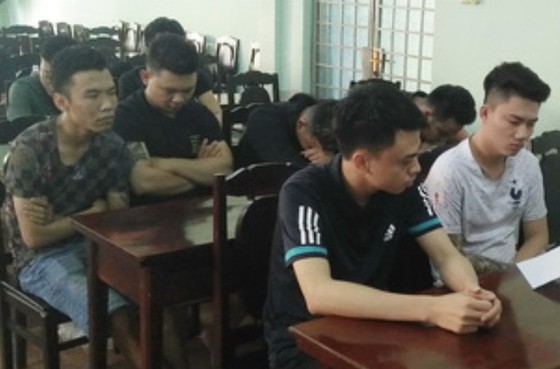 Bắt khẩn cấp nhóm đối tượng chuyên cho vay nặng lãi ảnh 1