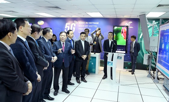 Cuộc gọi video đầu tiên trên thiết bị mạng 5G “Make in Vietnam - Made by Viettel” ảnh 4