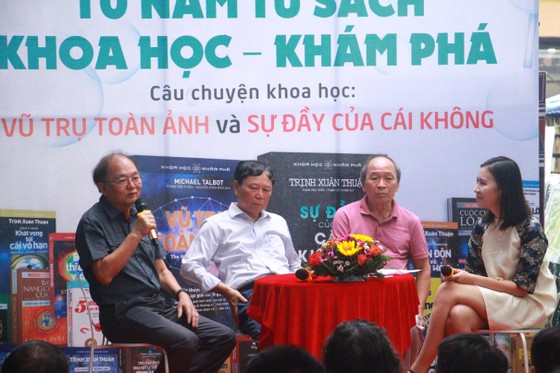 Kỷ niệm 10 năm ra đời tủ sách Khoa học và Khám phá ảnh 1