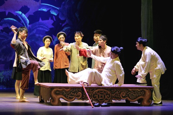 Chương trình biểu diễn nghệ thuật 'Kịch nghệ - Ngọn lửa tình yêu giữa Sài thành hoa lệ' ảnh 1
