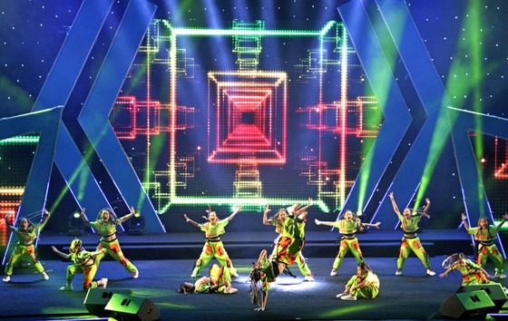 Tưng bừng Liên hoan nhóm nhảy TPHCM 'Sức bật tuổi trẻ' ảnh 3