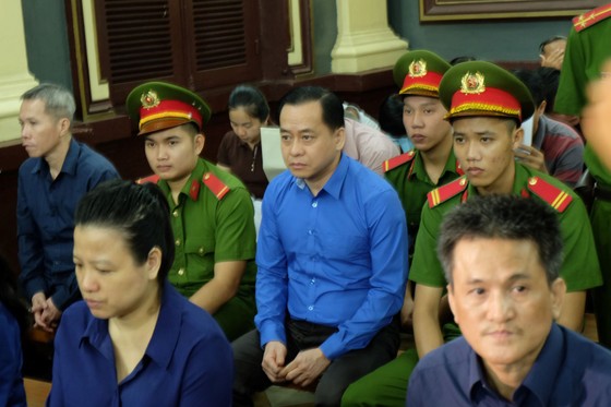 Vụ án gây thiệt hại 3.608 tỷ đồng tại Ngân hàng TMCP Đông Á: Điều chuyển quỹ để qua mặt thanh tra ảnh 1