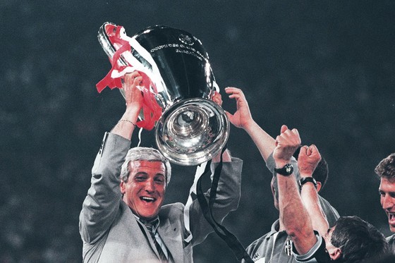Từng sợi bạc làm nên mái đầu huyền thoại Marcello Lippi ảnh 3
