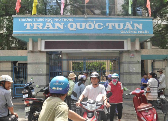 Quảng Ngãi: Phát hiện một người đàn ông tử vong khi nhảy từ lầu 4 xuống ảnh 1