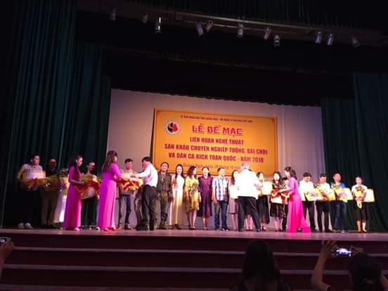 Trao 26 huy chương vàng, 44 huy chương bạc cho các nghệ sĩ tại Liên hoan sân khấu Tuồng, bài chòi và dân ca kịch toàn quốc 2018 ảnh 1