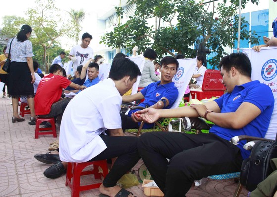 Khai mạc Hành trình Đỏ “Quảng Ngãi - Giọt hồng sẻ chia” ảnh 1
