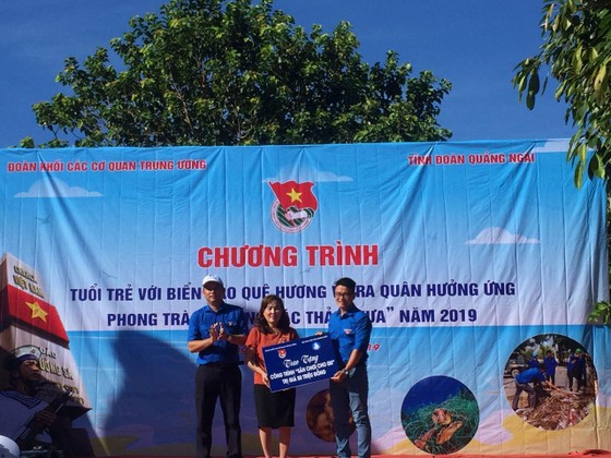 Đoàn khối các cơ quan Trung ương ra quân “Tuổi trẻ với biển đảo quê hương” ảnh 1