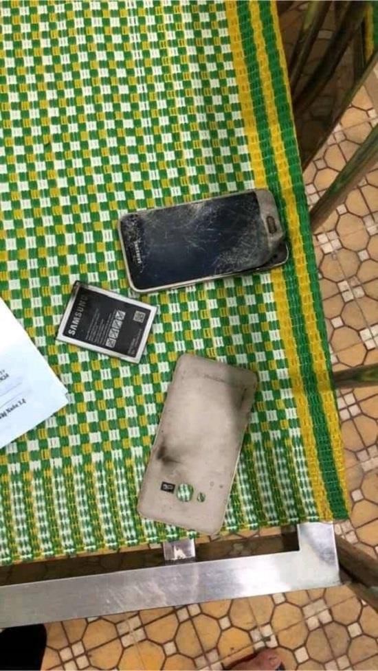 Đang điều khiển xe máy, bị sét đánh trúng ảnh 2