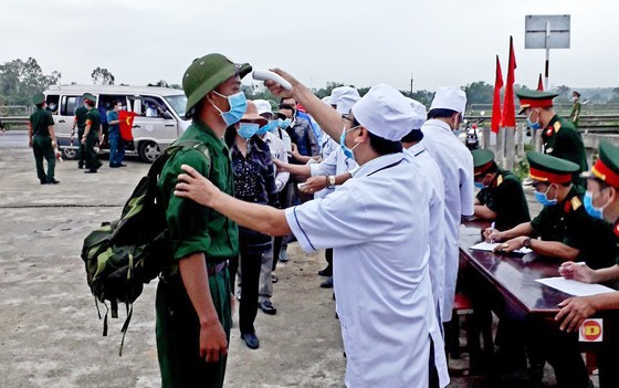 Hơn 2.600 thanh niên Quảng Ngãi lên đường nhập ngũ ảnh 4