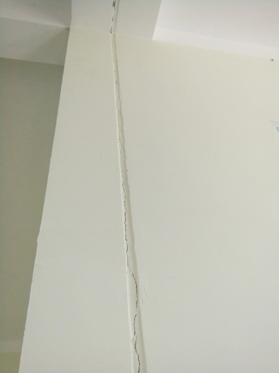 Trường mầm non 9 tỷ mới xây xong đã nứt ảnh 6