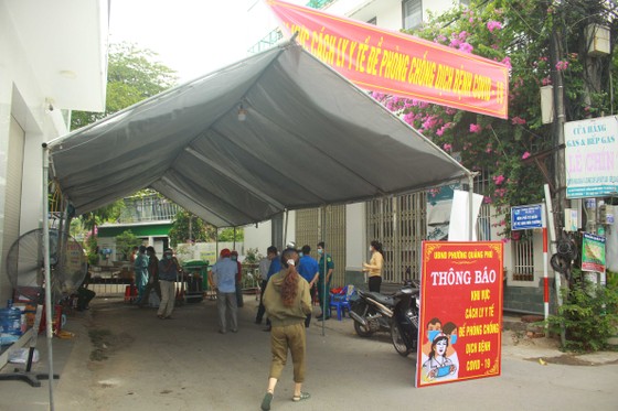 Cận cảnh cách ly tổ 9, phường Quảng Phú (Quảng Ngãi) hơn 160 nhân khẩu vì liên quan đến ca bệnh 419 ảnh 1