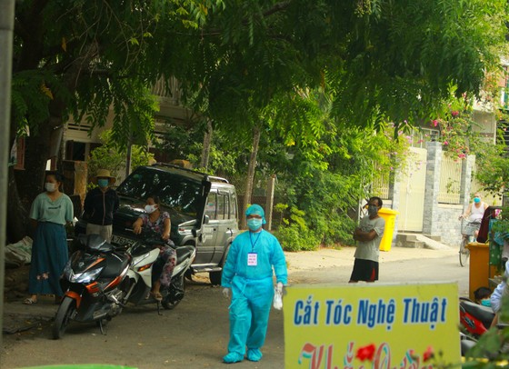 Cận cảnh cách ly tổ 9, phường Quảng Phú (Quảng Ngãi) hơn 160 nhân khẩu vì liên quan đến ca bệnh 419 ảnh 9