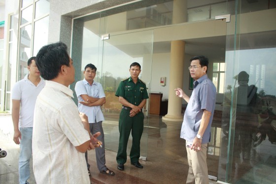 Căng mình ứng phó bão số 9 ảnh 29