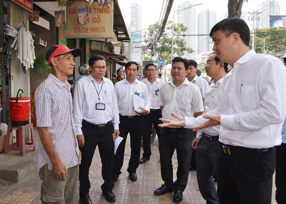 Giải quyết lòng lề đường: Xông xáo nhưng phải đúng luật ảnh 1