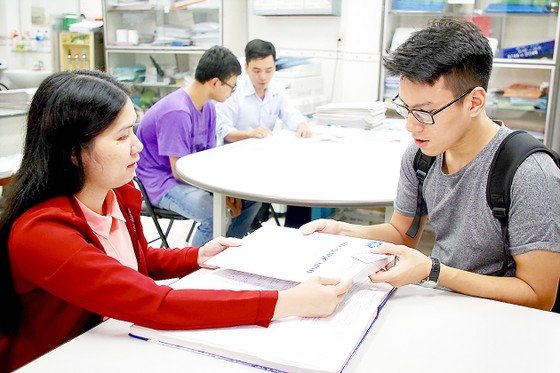 Điều chỉnh nguyện vọng xét tuyển đại học: Sẽ có cuộc “tháo chạy” lớn ảnh 1