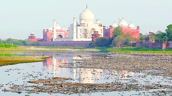 Đền Taj Mahal kêu cứu ảnh 1