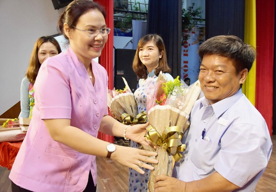 Thầm lặng tỏa sáng ảnh 1