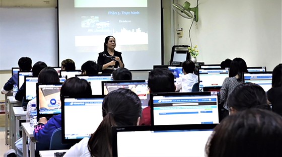 Đào tạo đại học trực tuyến, cấp bằng từ xa ảnh 1