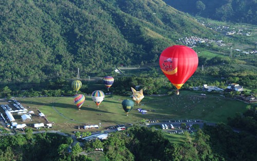 Cùng Vietjet mang chăn ấm đến Mộc Châu ảnh 1