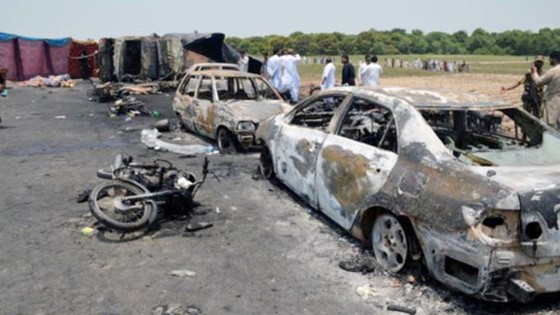 Pakistan đòi Shell bồi thường 2,4 triệu USD vụ nổ xe bồn làm ít nhất 217 người chết ảnh 1