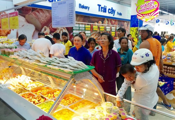 Siêu thị Co.opmart Nam Định nườm nượp khách nhờ khuyến mãi ảnh 1