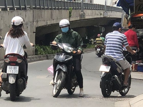 交通意識差原因何在? ảnh 1