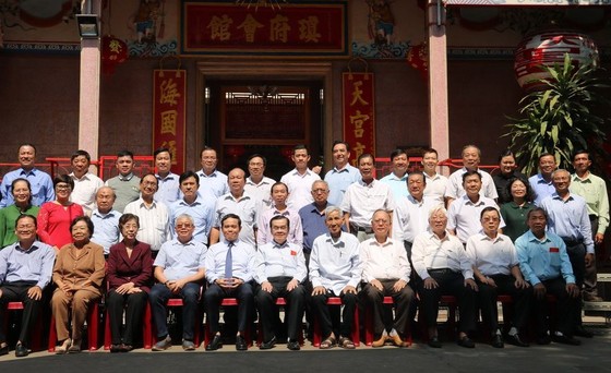 市領導向華人同胞拜年 ảnh 1