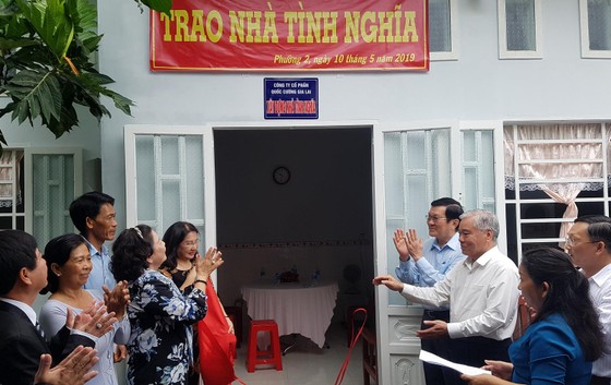 Nguyên Chủ tịch nước Trương Tấn Sang trao nhà chính sách tại Sóc Trăng ảnh 4