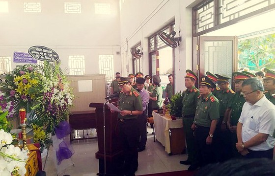 Thăng quân hàm cho đại úy công an tử vong lúc trực Tết ảnh 1