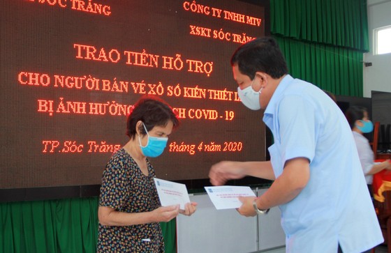 Sóc Trăng hỗ trợ người bán vé số dạo 60.000 đồng/ngày ảnh 1