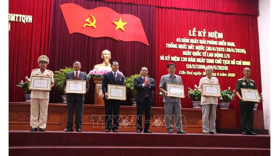 Cần Thơ kỷ niệm 130 năm Ngày sinh Chủ tịch Hồ Chí Minh ảnh 1