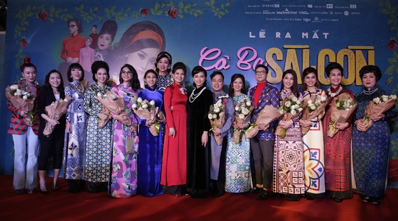Dàn sao Việt diện áo dài mừng Cô ba Sài Gòn ảnh 1
