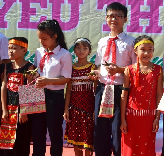 "Ngày yêu thương", quyên góp hỗ trợ học sinh nghèo miền núi Quảng Nam ảnh 2