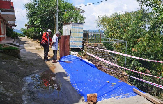 Sạt lở đất uy hiếp chung cư ở Đà Lạt ảnh 2