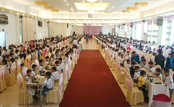 Hơn 900 VĐV dự giải vô địch cờ vua trẻ toàn quốc năm 2017 ảnh 1