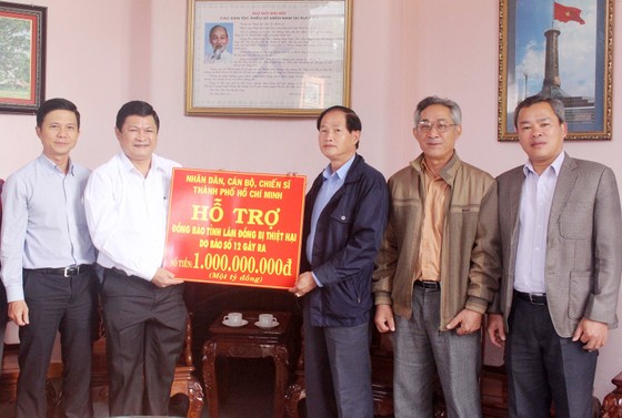TPHCM hỗ trợ người dân Lâm Đồng chịu thiệt hại bão số 12 ảnh 1