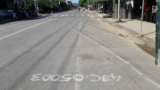 Ô tô gây tai nạn liên hoàn khiến 3 người thương vong ảnh 2