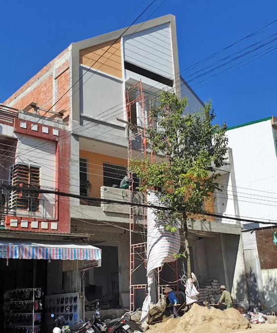 Phản ánh công trình xây dựng sai phép, phóng viên bị doạ “chặt đầu” ảnh 1
