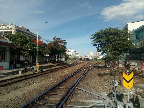 Hai tàu suýt đâm nhau tại Ga Nha Trang ảnh 1
