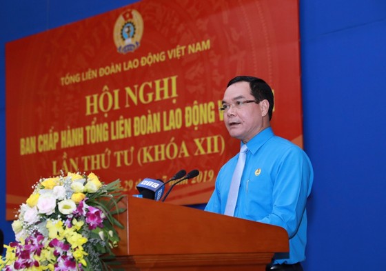 Ông Nguyễn Đình Khang được bầu làm Chủ tịch Tổng Liên đoàn Lao động Việt Nam ảnh 1