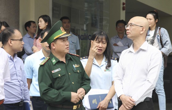 Vẫn còn khoảng 400 xe thanh long ùn ứ ảnh 4