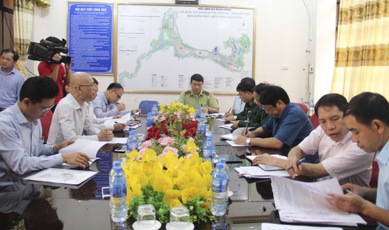 Vẫn còn khoảng 400 xe thanh long ùn ứ ảnh 5
