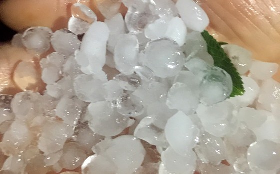 Miền Bắc đầu tuần mưa đá, miền Nam nóng nhất ảnh 1