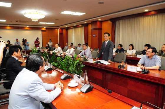 Bộ Công thương và VCCI hợp tác 'đón đầu' thị trường xuất khẩu ngay khi dịch bệnh kết thúc ảnh 2