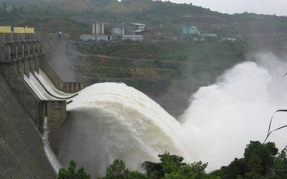 Thủy điện Bắc Hà ở Lào Cai đang phải xả lũ xuống sông Chảy
