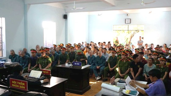 30 bị cáo tham gia gây rối ở Bình Thuận lãnh án ảnh 1