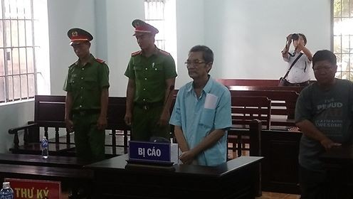 Dâm ô 3 bé gái, thầy giáo dạy nhạc nhận án 5 năm tù giam ảnh 1