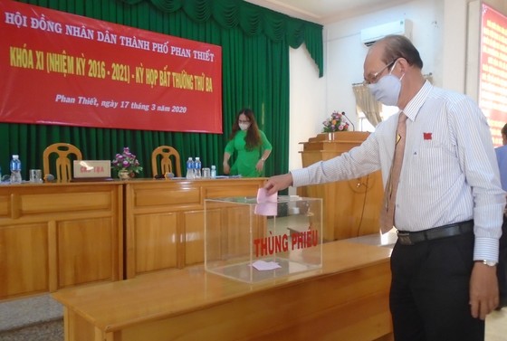 Tân Chủ tịch UBND TP Phan Thiết nhậm chức không lễ ra mắt, không hoa chúc mừng ảnh 2