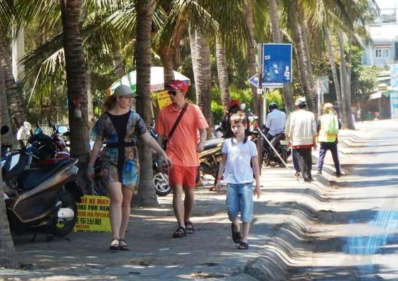Từ 17 giờ ngày 26-3, quán nhậu, cà phê,... tại Bình Thuận tạm dừng kinh doanh ảnh 1